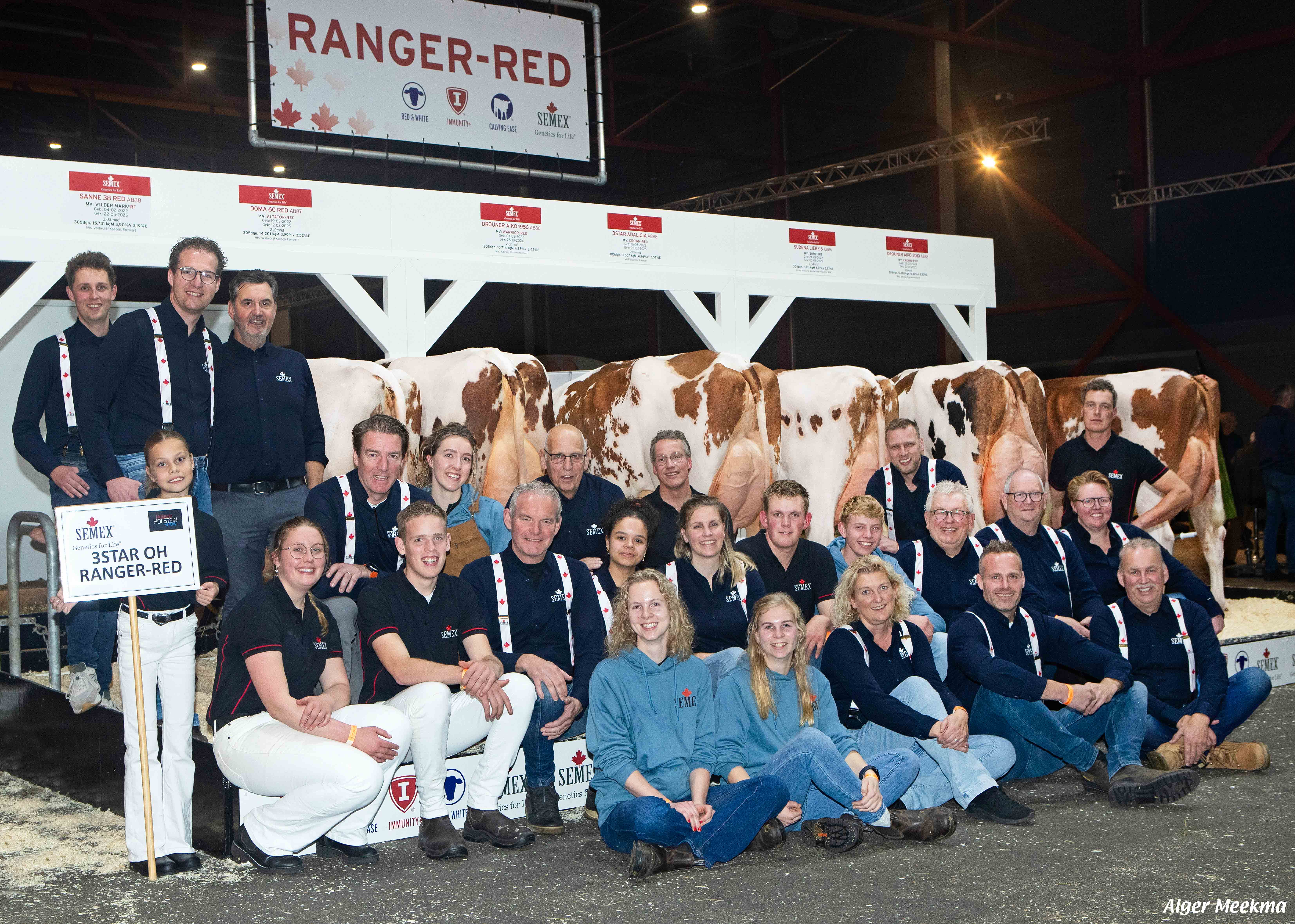 Groepsfoto met dochtergroep Ranger-Red op de HHH Show 2025